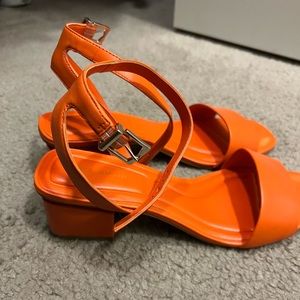 Vince Camuto size 9 sandals. Only worn once.